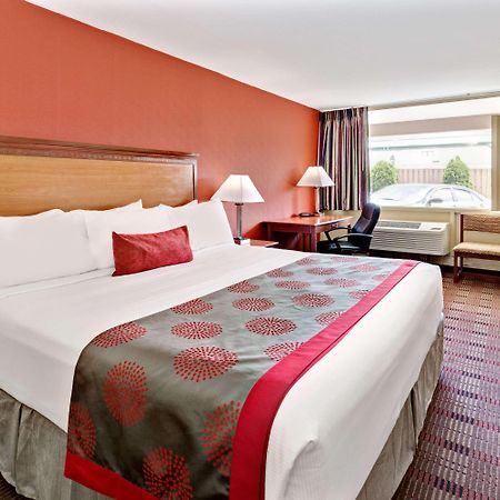 Ramada By Wyndham Baltimore West Catonsville Exterior photo