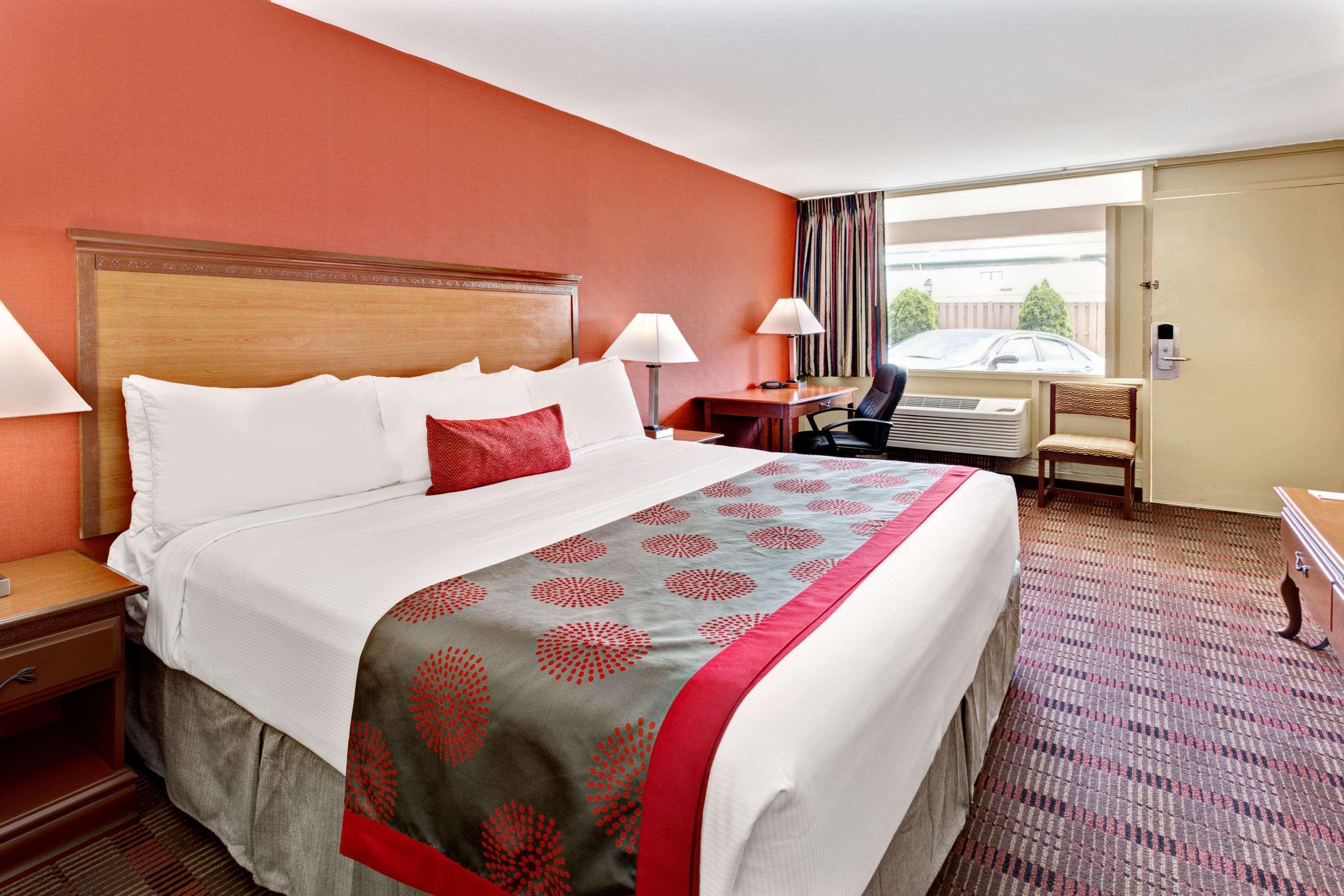 Ramada By Wyndham Baltimore West Catonsville Exterior photo