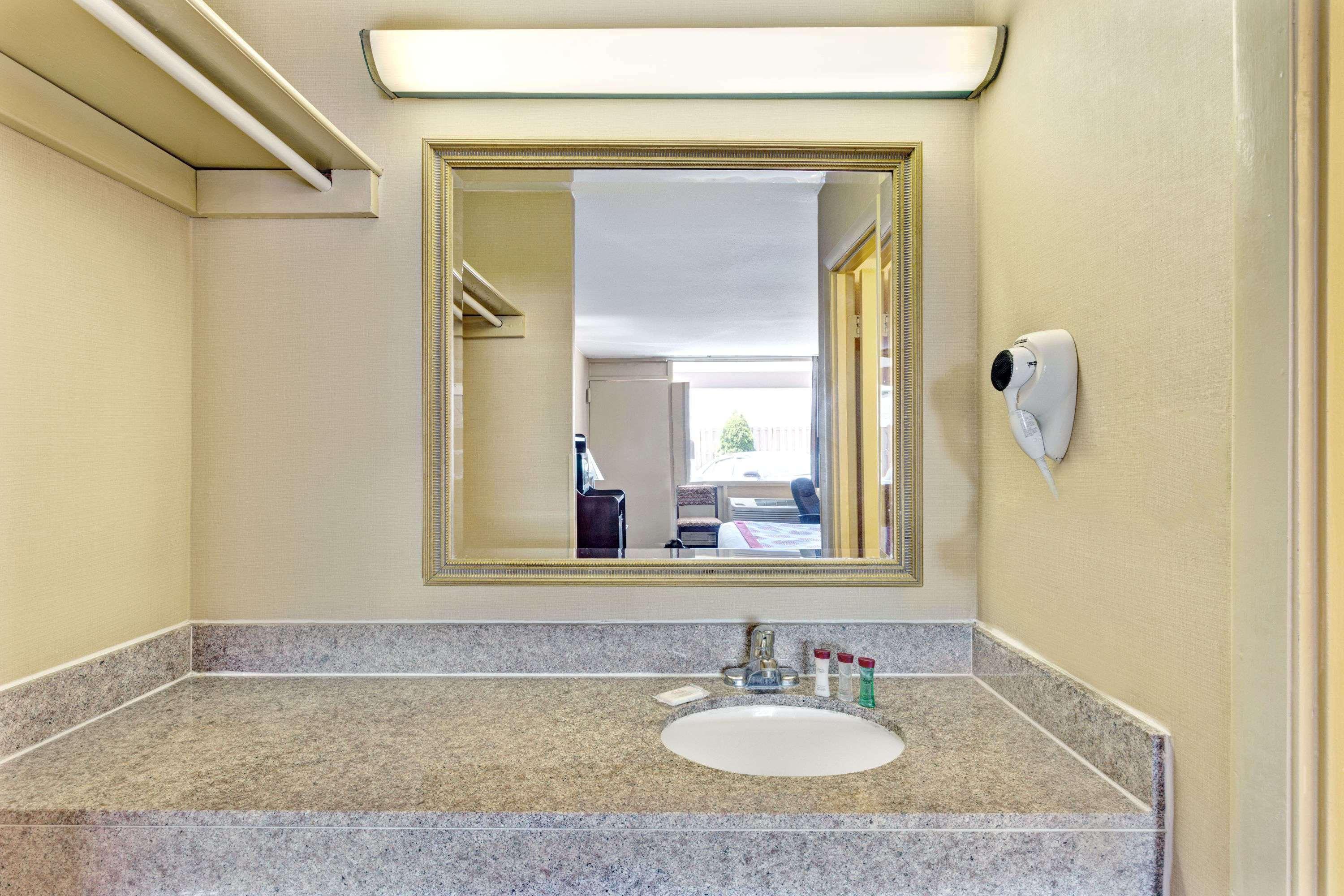 Ramada By Wyndham Baltimore West Catonsville Exterior photo