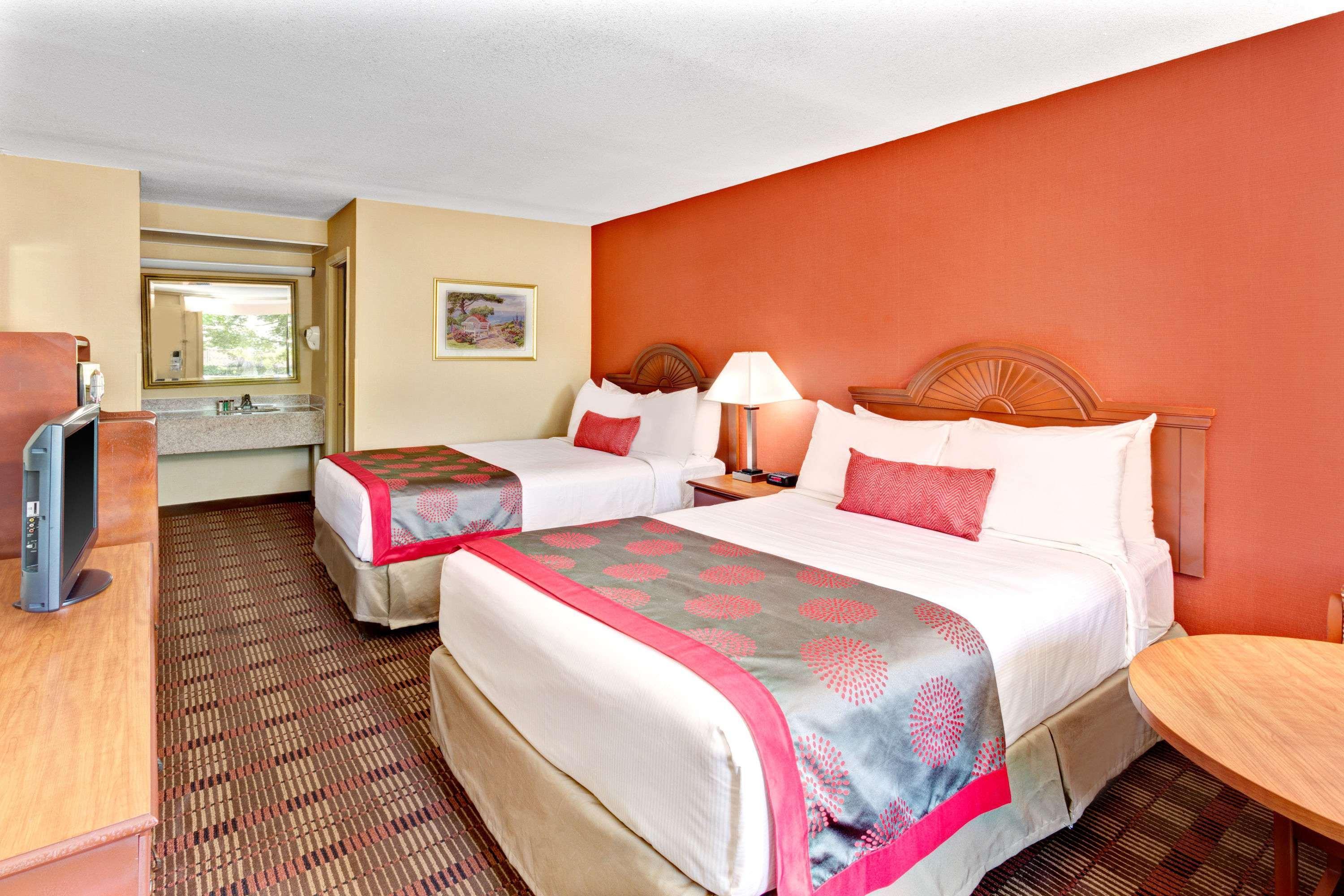 Ramada By Wyndham Baltimore West Catonsville Exterior photo