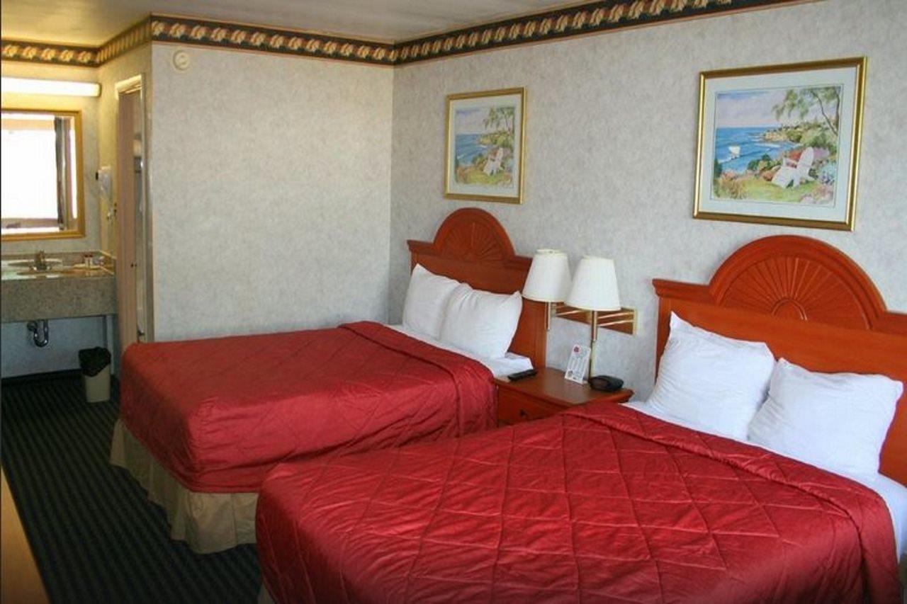 Ramada By Wyndham Baltimore West Catonsville Exterior photo