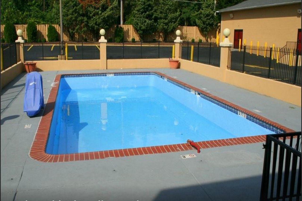 Ramada By Wyndham Baltimore West Catonsville Exterior photo